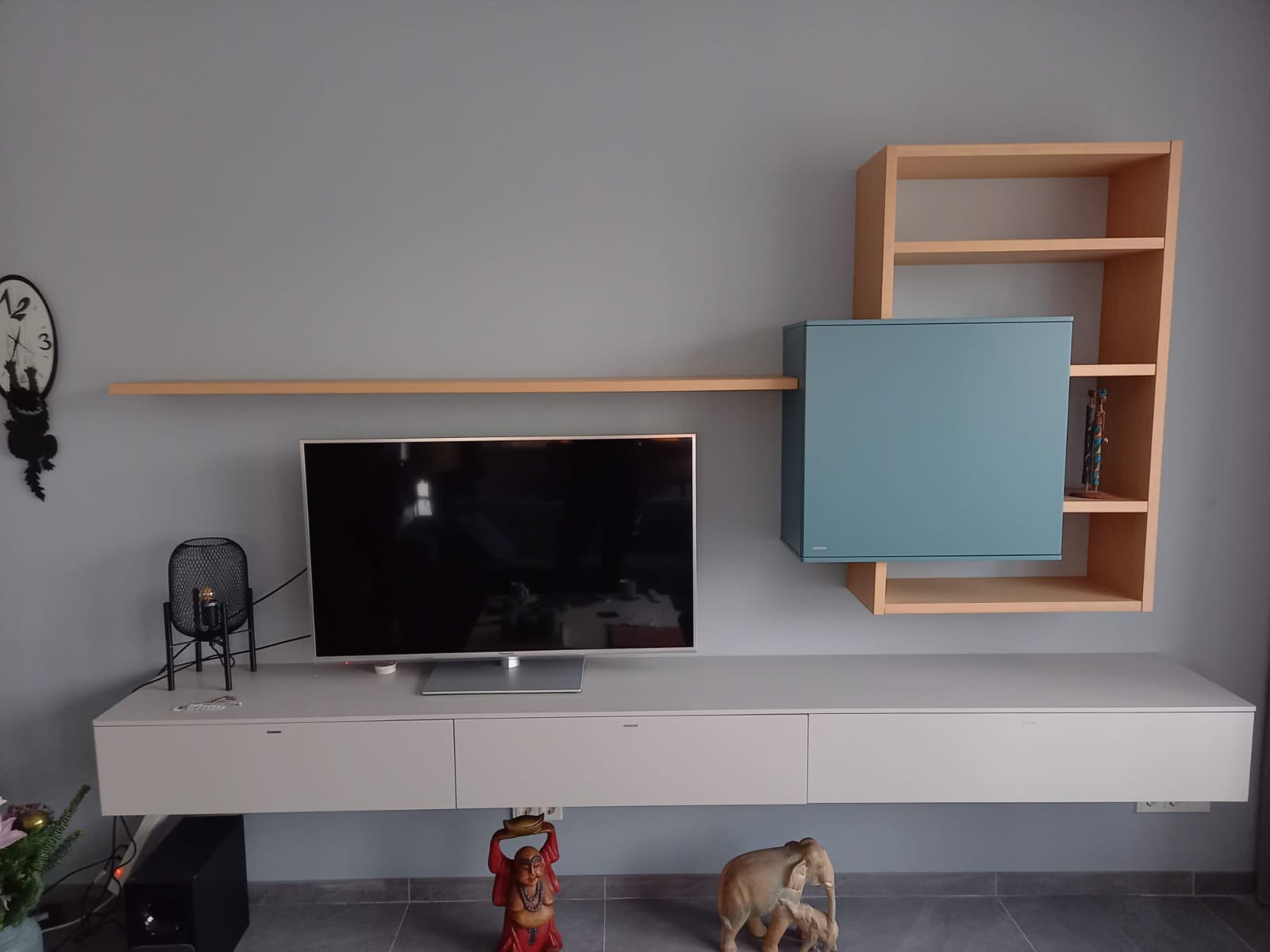 TV meubel ophangen